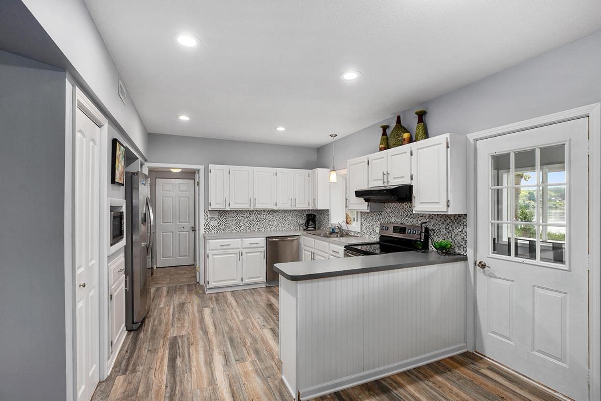 Lakeside Getaway With Dock, Firepit, Grill Newaygo Εξωτερικό φωτογραφία