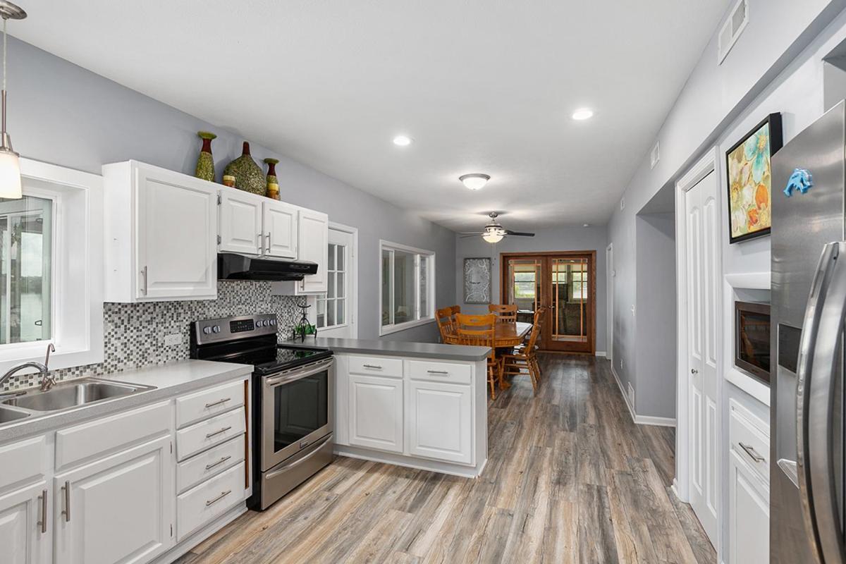 Lakeside Getaway With Dock, Firepit, Grill Newaygo Εξωτερικό φωτογραφία