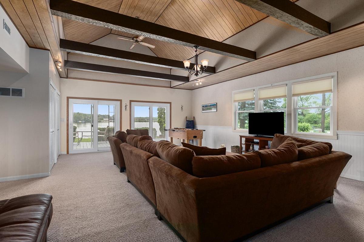 Lakeside Getaway With Dock, Firepit, Grill Newaygo Εξωτερικό φωτογραφία