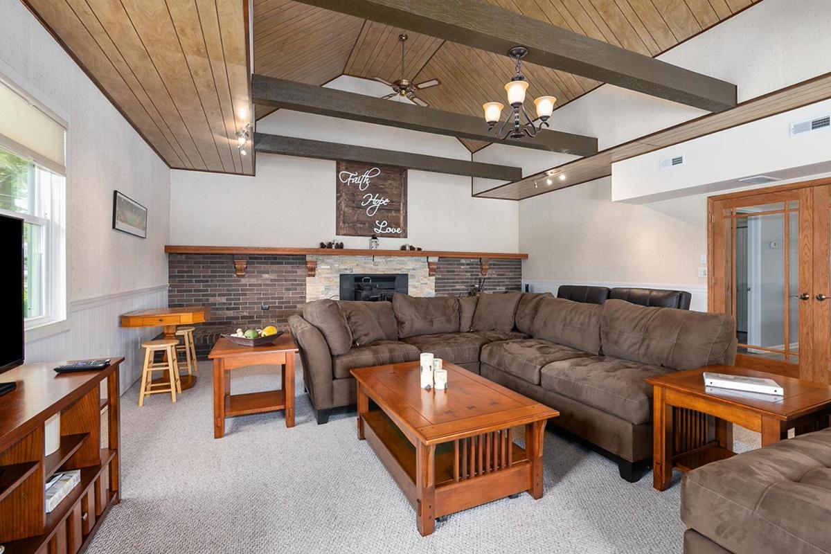 Lakeside Getaway With Dock, Firepit, Grill Newaygo Εξωτερικό φωτογραφία